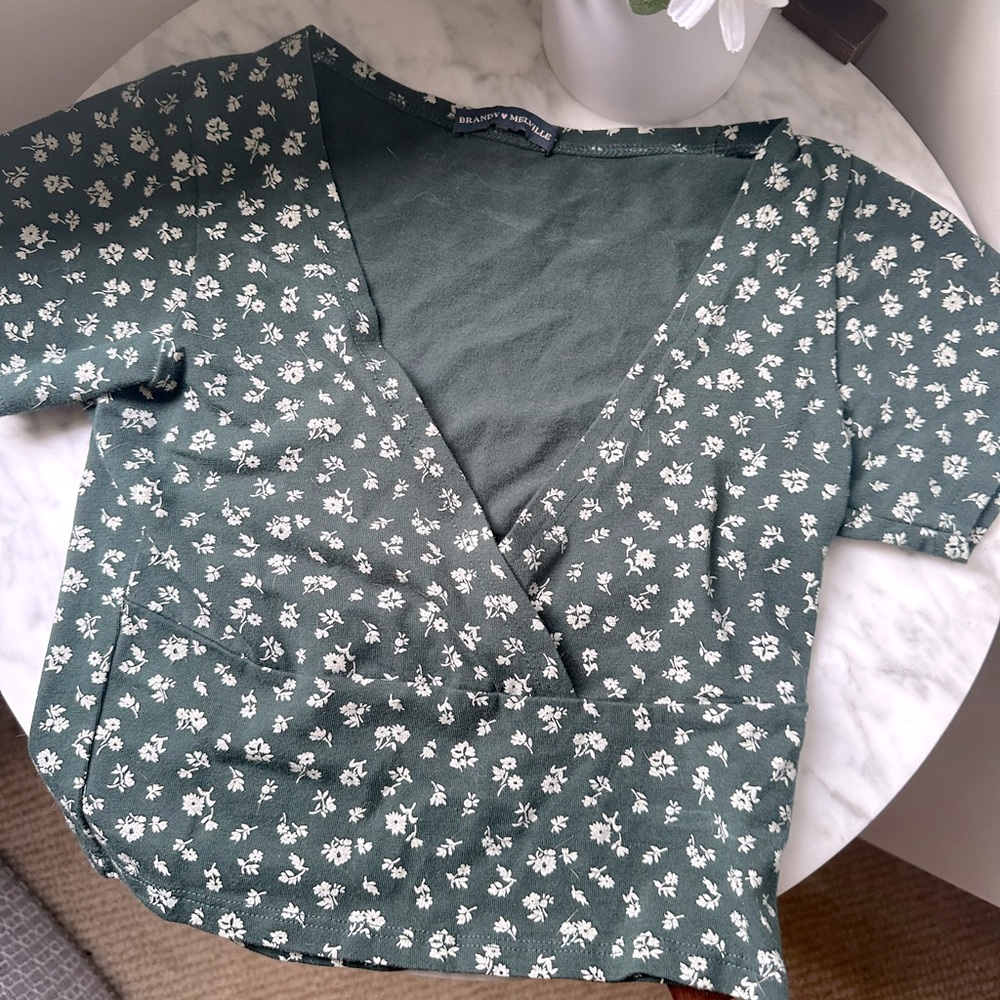 Brandy Melville amara floral top